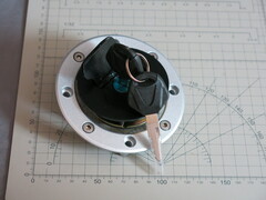 Крышка бензобака Suzuki GSF 250 400 1200 Bandit GSX 600 F GSX-R 750 1998-2006