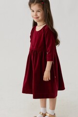 Детское платье с кулиской из бордового бархата