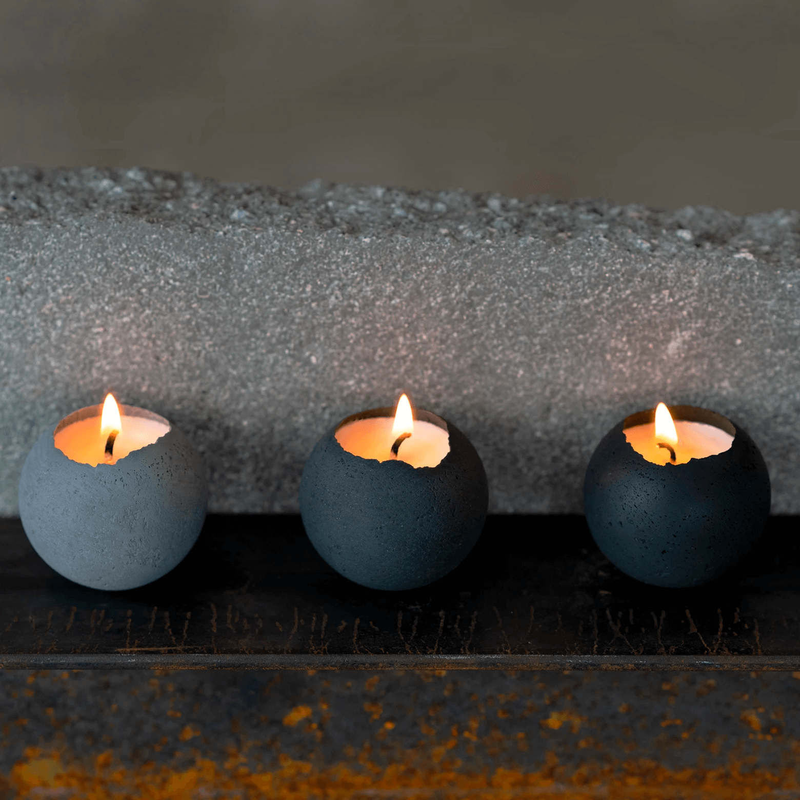 Konzuk Orbis Concrete Tealights S — набор свечей из бетона