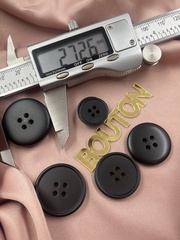 Пуговицы черные матовые на прокол с высоким скругленным бортиком