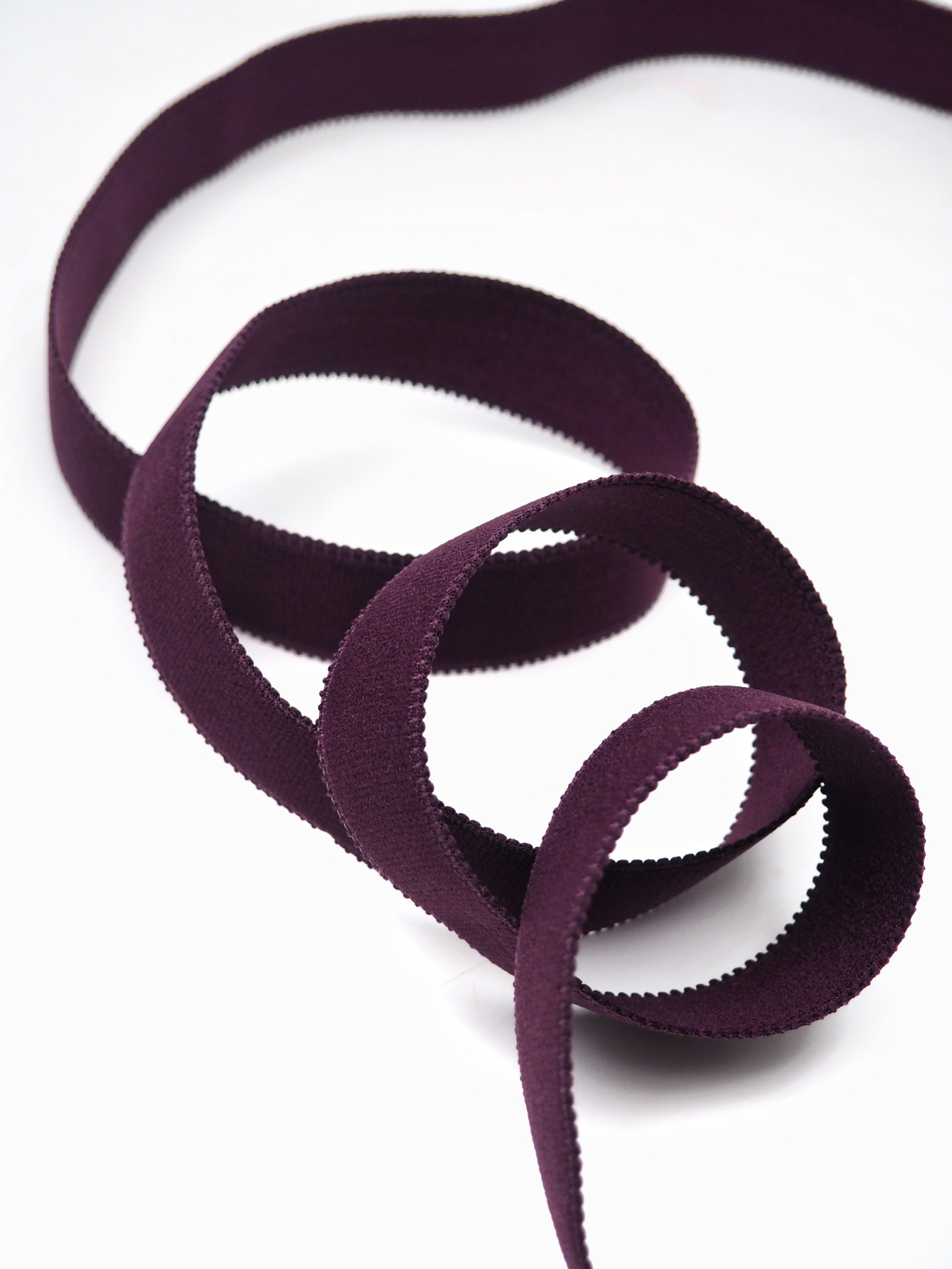 Резинка бретелечная слива матовая широкая 25 мм без учета фестона Lauma (Латвия)