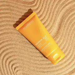 Солнцезащитный флюид для лица SPF 50+