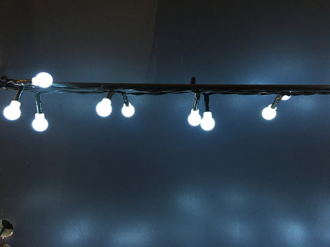 Гирлянда ягодки  холодный свет на темном проводе 192 LED Luca Lighting