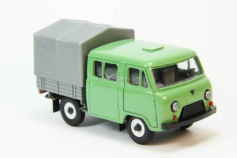 UAZ-39094 Farmer van flatbed with tarpaulin Agat Mossar Tantal 1:43