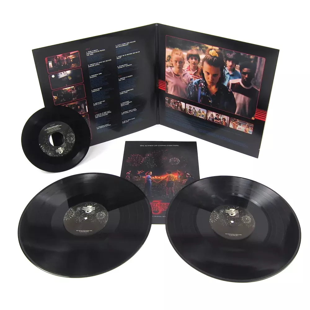 Strangers soundtrack. Stranger things 3 (Soundtrack). Vinyl stranger things.