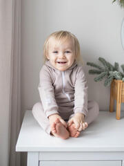 Утеплённый комбинезон Mjölk Light Taupe, с капюшоном