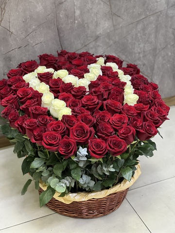 ვარდები კალათაში