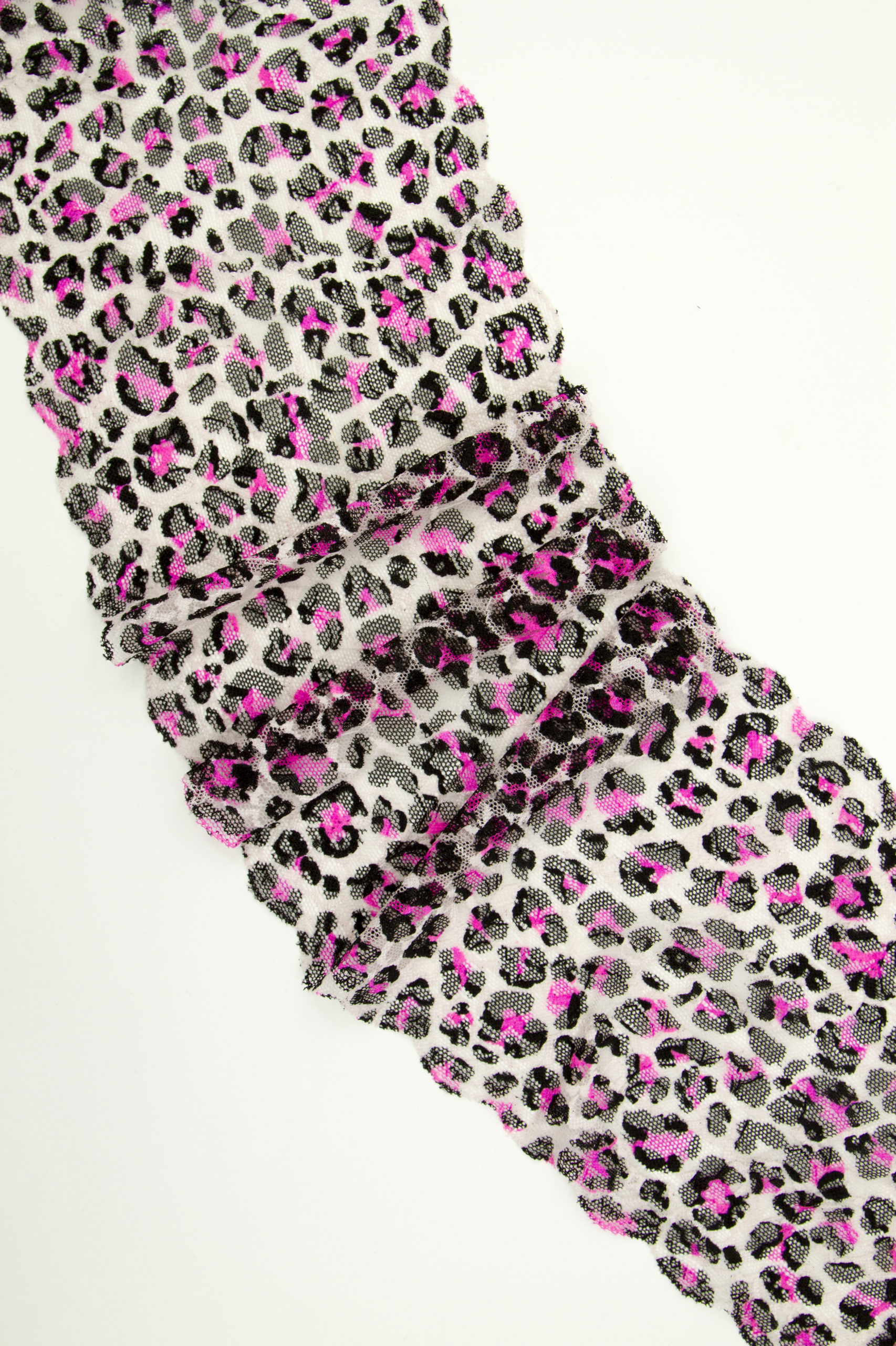 Эластичное кружево леопардовое с розовым неоновым ширина 17 см