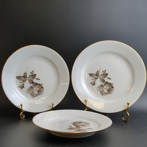 Набор из 3-х тарелок - 2 десертные и 1 пирожковая, фарфор, "Чёрная роза", деколь, золочение, клеймо Kahla, Кахла, ГДР, винтаж 1968-1987 гг