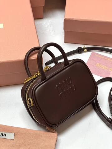 Мини сумка MIU MIU из натуральной кожи в тёмно-коричневом цвете
