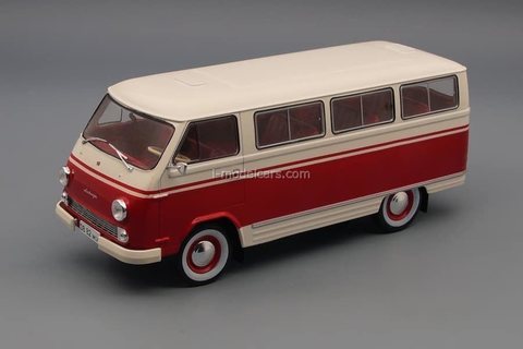 RAF-977DM Latvia white-red 1:24 Legendary Soviet cars Hachette #44