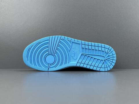 Air Jordan 1 Low OG 'UNC' 