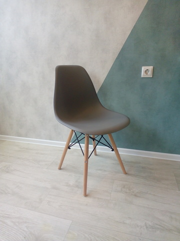Интерьерный дизайнерский кухонный стул Eames DSW Style Wood, серый