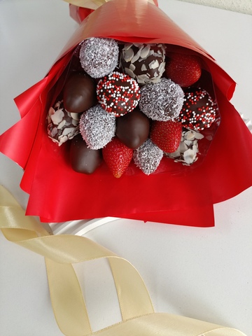 Букет из клубники в шоколаде 