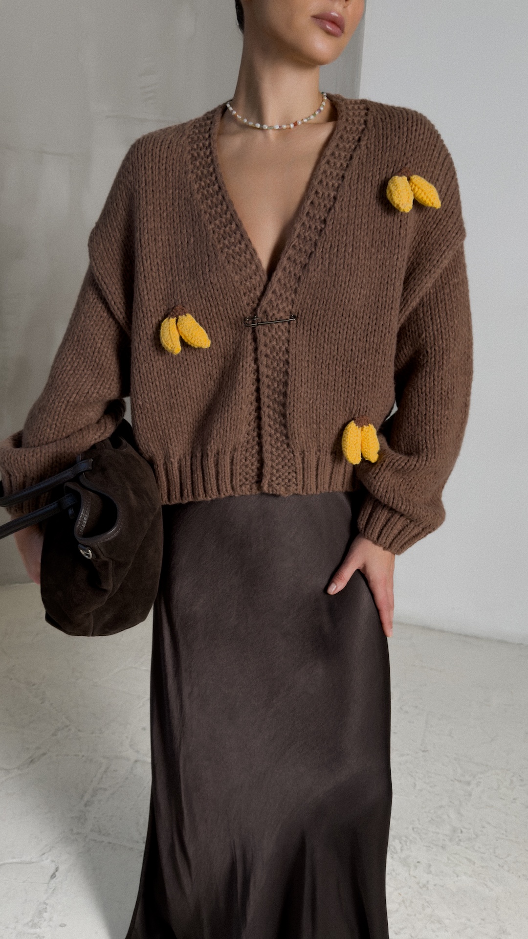 Кардиган объёмной вязки с бананами