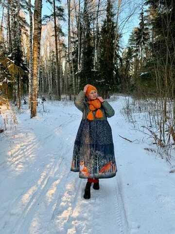 🧡 Olga in a coat with the legendary Fox Family print 🧡