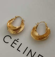 20159- Серьги-конго объемные Celine эффект мятого металла
