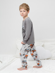 пижама  для мальчика  К 1606/серый шторм,машины на св.сером