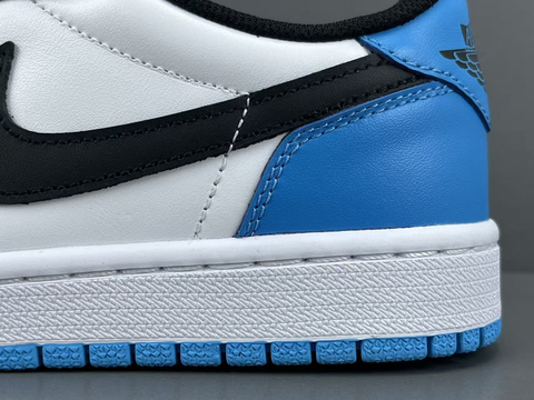 Air Jordan 1 Low OG 'UNC' 