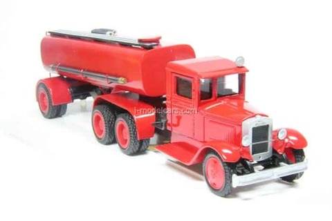 ZIS-6 with semitrailer tanker truck fire engine 6 cubic meters LOMO-AVM 1:43