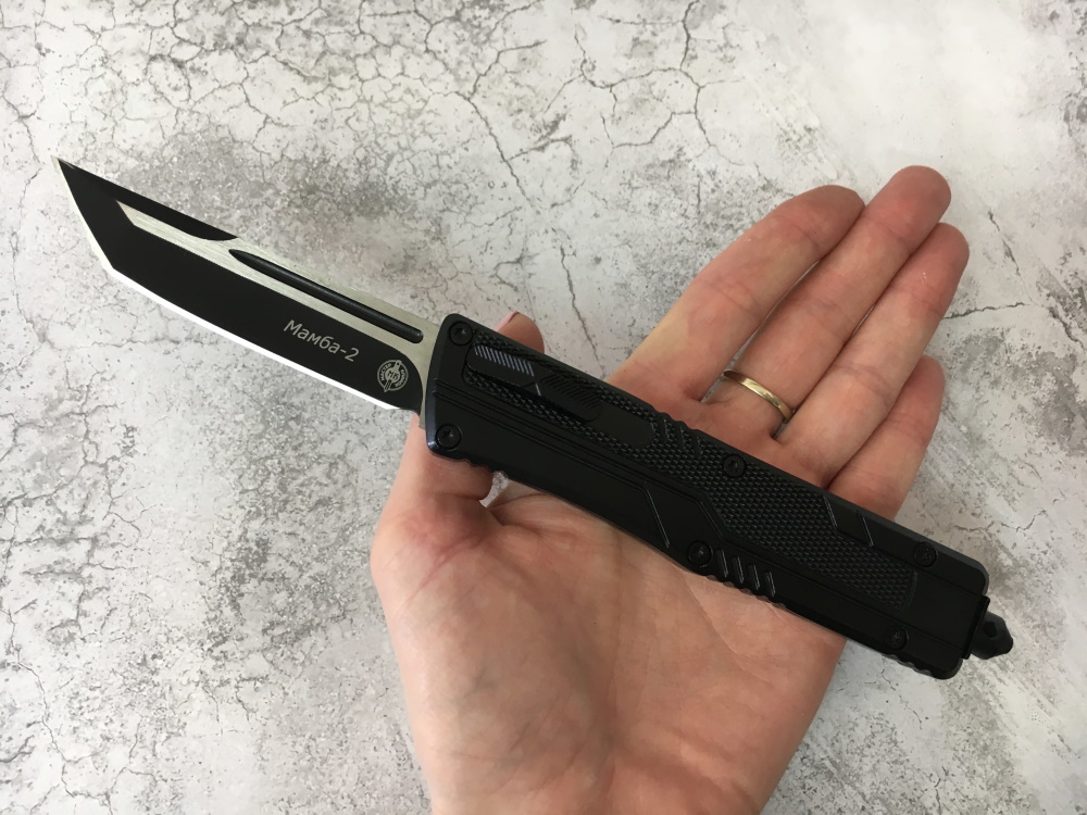 Switchblade knives