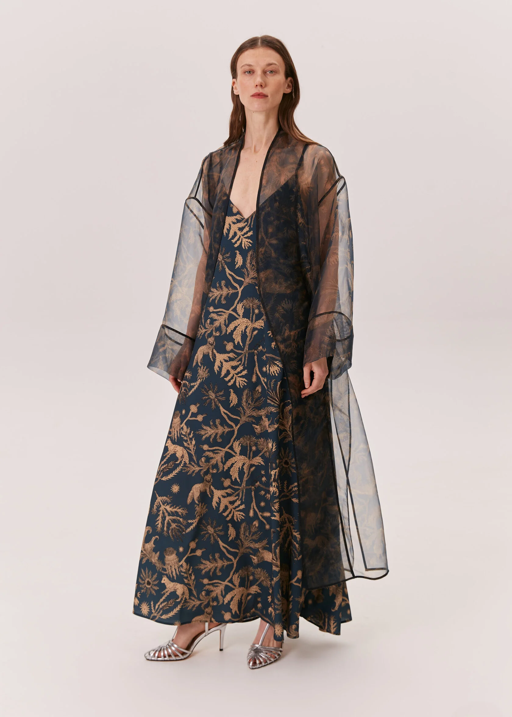 Сарафан на тонких бретелях 