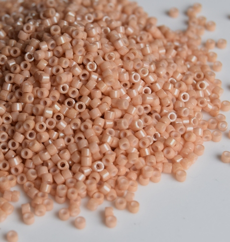 DB-0208 Бисер цилиндрический Миюки делика 11/0 /Miyuki delica 11/0 Opaque Tan