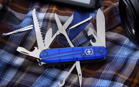 Нож Victorinox Huntsman 1.3713.T2