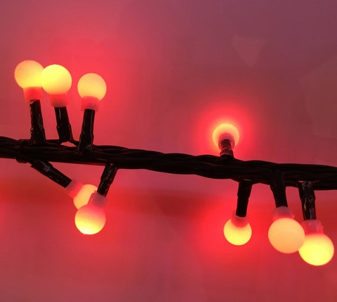 Гирлянда ягодки красный свет на темном проводе 192 LED Luca Lighting