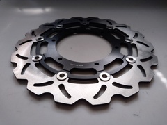 Диск тормозной передний на Yamaha  MT01 2005-2006 г.в., черный лепестковый