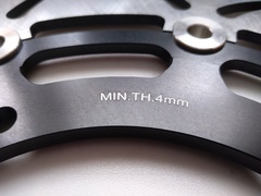 Диск тормозной передний на Yamaha  MT01 2005-2006 г.в., черный лепестковый