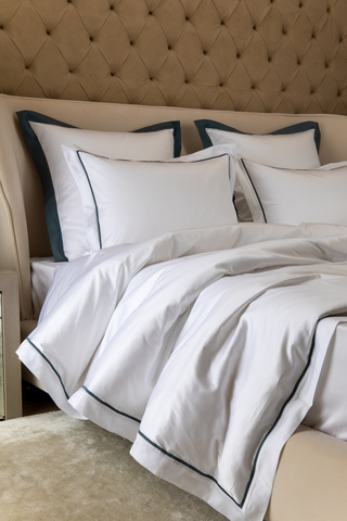 Постельное белье 2 спальное евро Сlaire Batiste Rhone Smeraldo белое