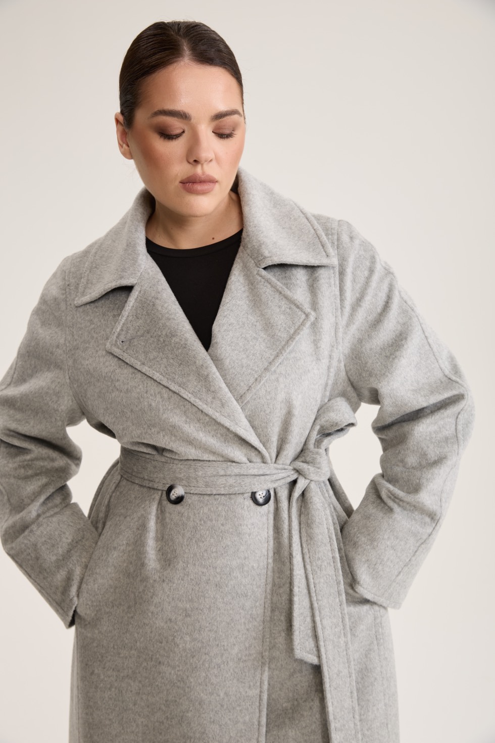 Пальто двубортное с отстрочкой, светло-серый