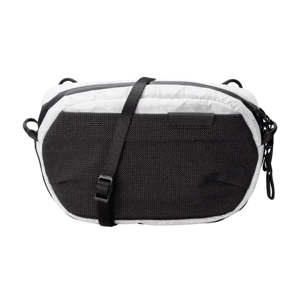 Купить сумку Able Carry Core Sling Mini 1.5L онлайн с бесплатной