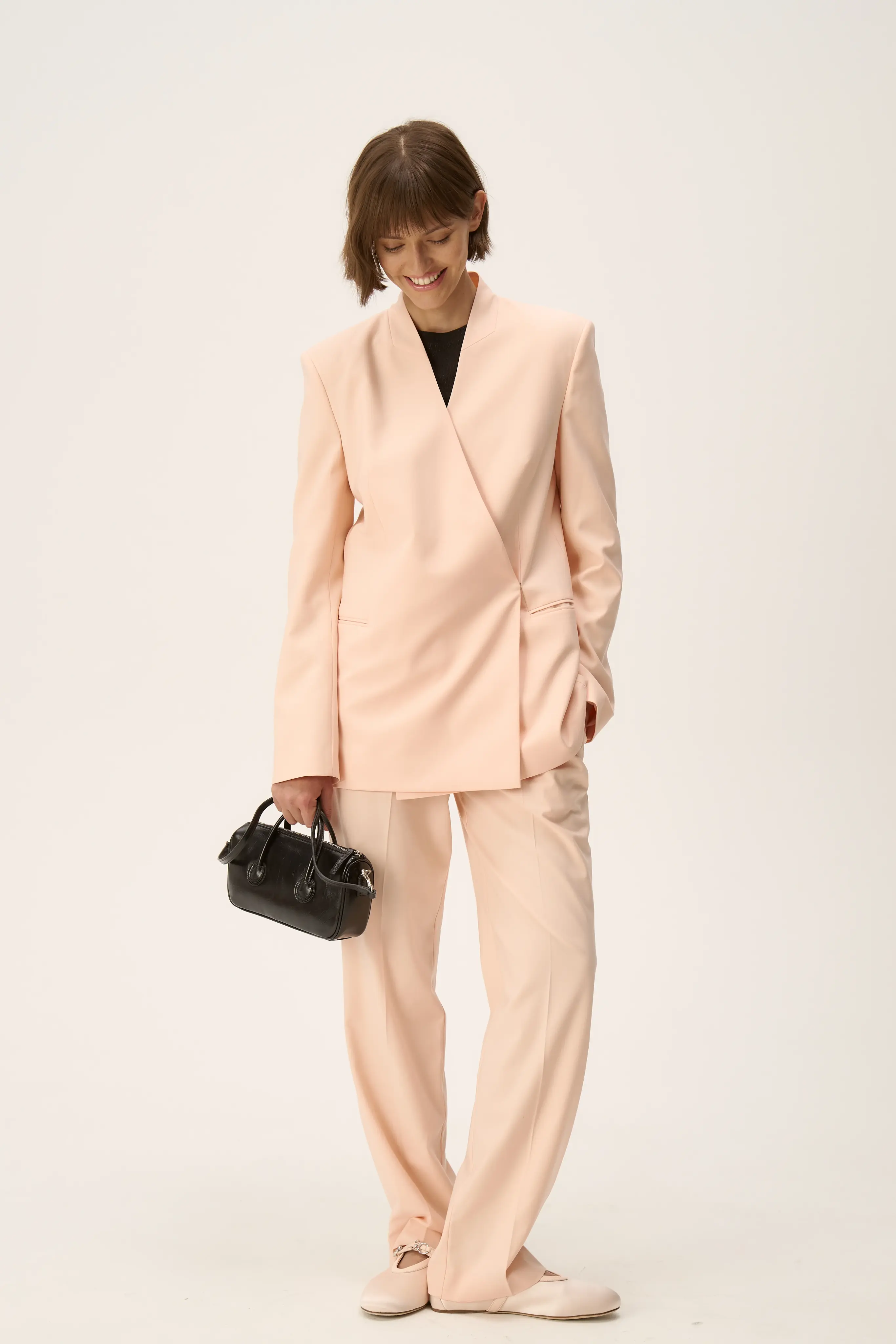 Свободные брюки прямого кроя