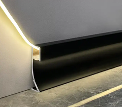 Алюминиевый светодиодный плинтус (с экраном)  71 мм ПО-193 черный матовый 2700 мм