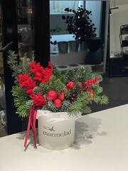 Композиция из хвои