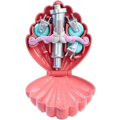 Лагуна Блю со скутером. Главные герои с аксессуарами