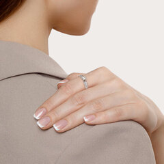 stilnoe-pomolvochnoe-kolco-iz-belogo-zolota-585-proby-c-brilliantami