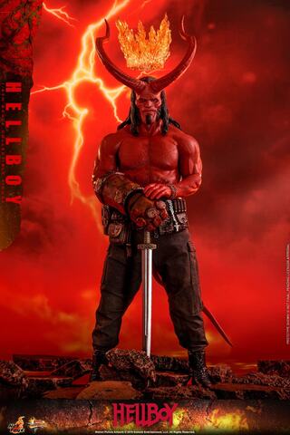 Фигурка Коллекционная Хэллбой масштаб 1/6 Hot Toys