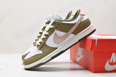 Nike Dunk Low 'Medium Olive' 