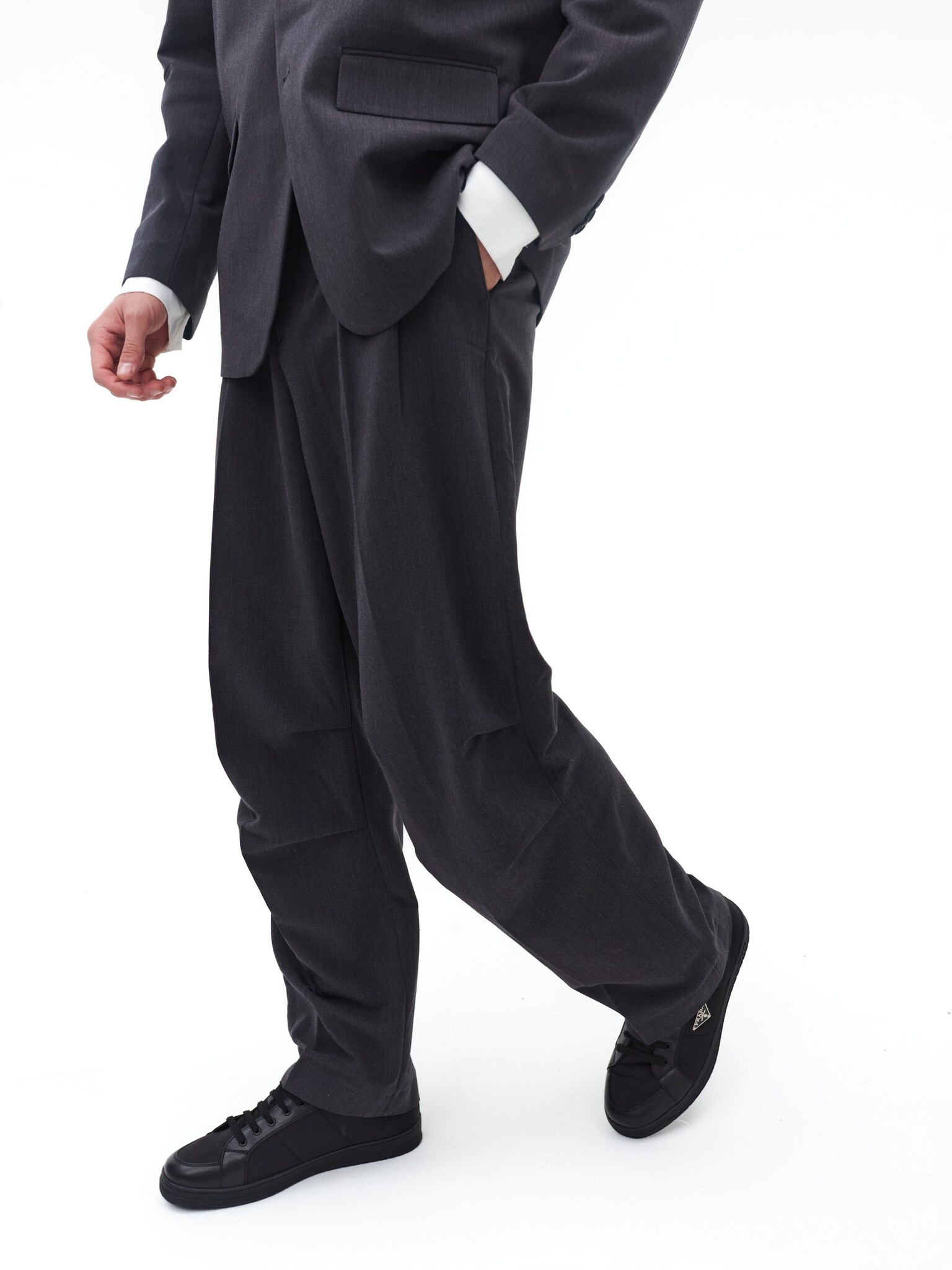 Темно-серый классический костюм-двойка CRUNKY YOUTH