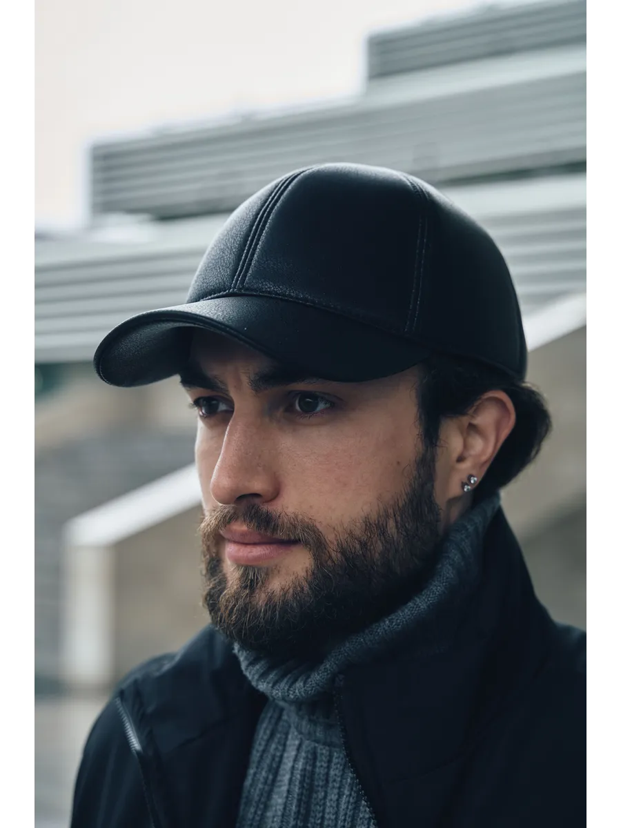 Кепка утепленная с ушками из эко кожи