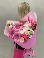 Букет цветов с герберами и эустомой Барби