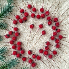 Ягоды сахарные декоративные, темно-красные, на проволоке, набор 50 шт.