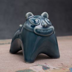 Скульптура "Синий зверь"