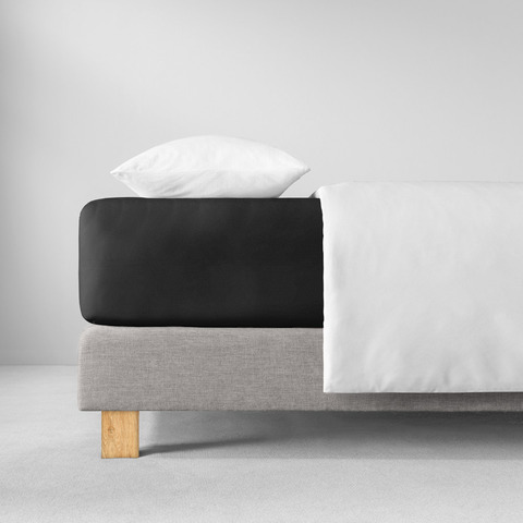 Простыня на резинке 150x200 Estella 900 schwarz черная