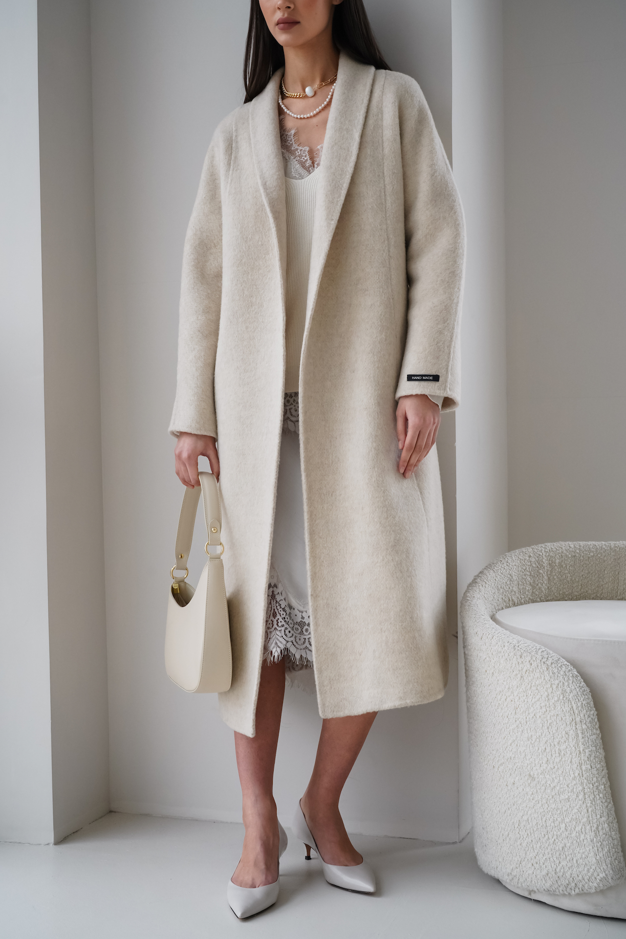 Пальто из двусторонней ткани с шерстью альпаки ручной работы