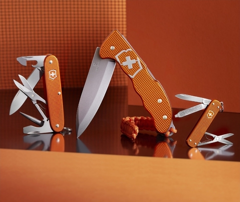 Нож складной Victorinox Pioneer X Alox LE 2021, 93 mm, Tiger Orange (0.8231.L21)