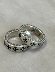 50817-kolco-forever-iz-serebra-925-proby-v-stilistike-chrome-hearts